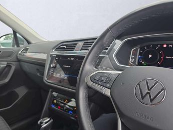 VOLKSWAGEN TIGUAN ALLSPACE 1.5 Tsi Life 5Dr Dsg