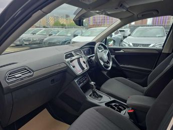 VOLKSWAGEN TIGUAN ALLSPACE 1.5 Tsi Life 5Dr Dsg
