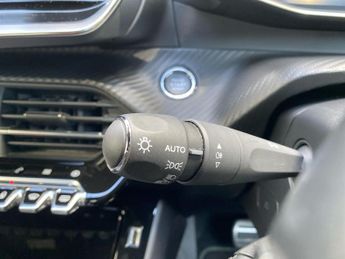 PEUGEOT 208 100Kw Gt 50Kwh 5Dr Auto