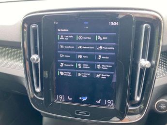 VOLVO XC40 1.5 T3 [163] R Design 5Dr Geartronic