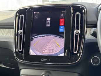 VOLVO XC40 2.0 B4P Plus Dark 5Dr Awd Auto