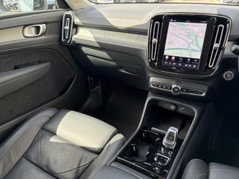 VOLVO XC40 2.0 B4P Plus Dark 5Dr Awd Auto