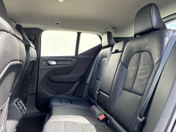 VOLVO XC40 2.0 B4P Plus Dark 5Dr Awd Auto