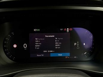 VOLVO XC40 2.0 B4P Ultimate Dark 5Dr Auto