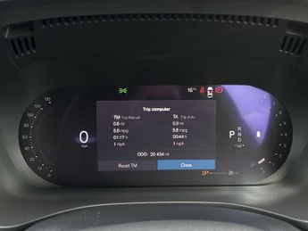 VOLVO XC60 2.0 B5P R Design 5Dr Awd Geartronic