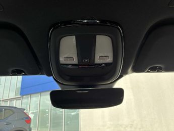 VOLVO XC60 2.0 B5P R Design 5Dr Awd Geartronic