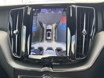 VOLVO XC60 2.0 B5P R Design 5Dr Awd Geartronic