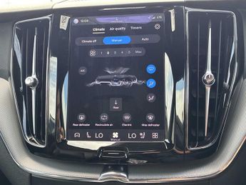 VOLVO XC60 2.0 B5P R Design 5Dr Awd Geartronic
