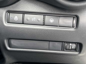NISSAN JUKE 1.6 Hybrid Tekna 5Dr Auto