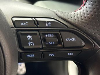 TOYOTA YARIS 1.5 Vvt-H Gr Sport Hatchback 5Dr Petrol Hybrid E-Cvt Euro 6 (S/S