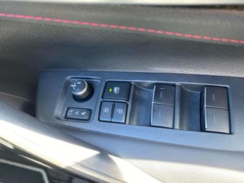 TOYOTA COROLLA 2.0 Vvt-I Hybrid Excel 5Dr Cvt [Jbl/Bi-Tone]