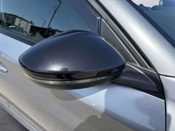 PEUGEOT 208 100Kw Gt Premium 50Kwh 5Dr Auto