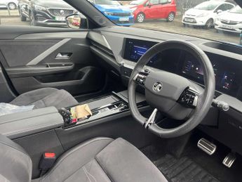 VAUXHALL ASTRA 115Kw Ultimate 54Kwh 5Dr Auto