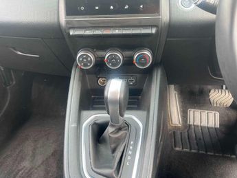 RENAULT CLIO 1.0 Tce 100 Iconic 5Dr Auto