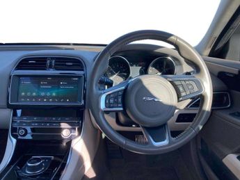 JAGUAR XE 2.0 Ingenium Portfolio 4Dr Auto