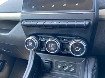RENAULT ZOE R110 Ev50 52Kwh Iconic Hatchback 5Dr Electric Auto (Rapid Charge