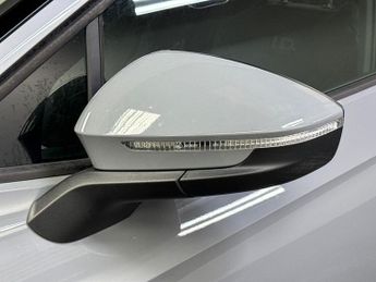 VOLKSWAGEN ID.4 Pure 52Kwh Life Suv 5Dr Electric Auto (148 Ps)