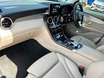 MERCEDES-BENZ GLC Glc 220D 4Matic Sport Premium 5Dr 9G-Tronic