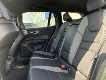 VOLVO V60 2.0 B4D R Design 5Dr Auto