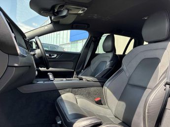 VOLVO V60 2.0 B4D R Design 5Dr Auto