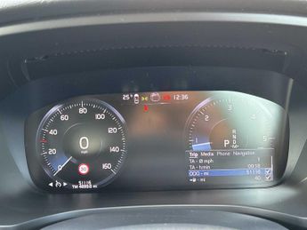 VOLVO V60 2.0 B4D R Design 5Dr Auto