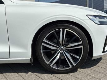 VOLVO V60 2.0 B4D R Design 5Dr Auto