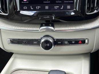 VOLVO XC60 2.0 B5P Core 5Dr Awd Geartronic