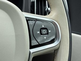 VOLVO XC60 2.0 B5P Core 5Dr Awd Geartronic