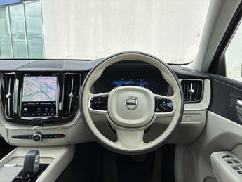 VOLVO XC60 2.0 B5P Core 5Dr Awd Geartronic