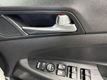 HYUNDAI TUCSON 2.0 Crdi Premium Se Suv 5Dr Diesel Auto 4Wd Euro 6 (185 Ps)
