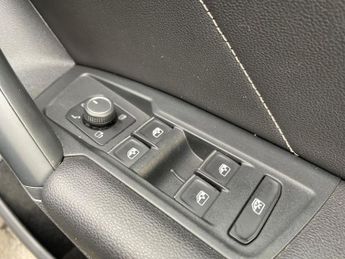 VOLKSWAGEN TIGUAN 1.5 Tsi R-Line Suv 5Dr Petrol Dsg Euro 6 (S/S) (150 Ps)