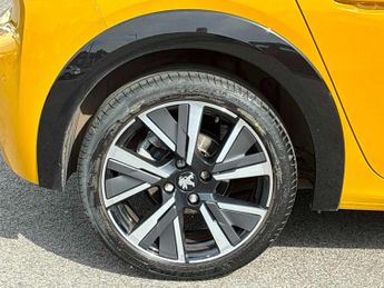 PEUGEOT 208 1.2 Puretech 130 Gt Line 5Dr Eat8