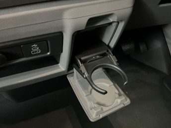 VOLKSWAGEN TRANSPORTER 100Kw 65Kwh Commerce Plus Van Auto