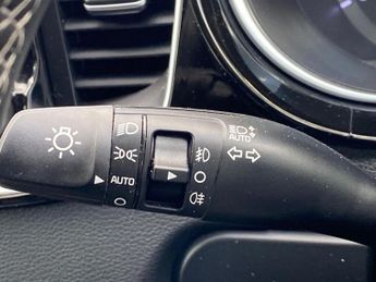 KIA XCEED 1.0T Gdi Isg 113 Gt-Line 5Dr Dct