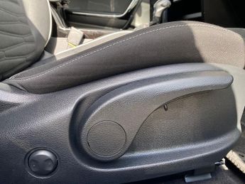 KIA XCEED 1.0T Gdi Isg 113 Gt-Line 5Dr Dct