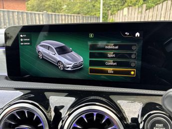 MERCEDES-BENZ CLA Cla 200 Amg Line Premium 5Dr Tip Auto