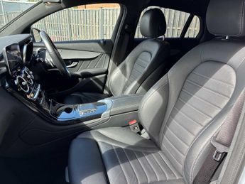 MERCEDES-BENZ GLC COUPE Glc 220D 4Matic Amg Line 5Dr 9G-Tronic