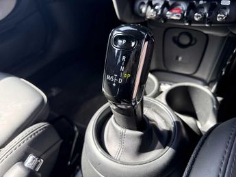 MINI HATCHBACK 1.5 Cooper Exclusive 3Dr Auto