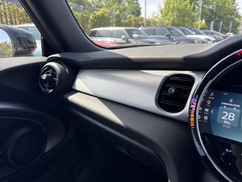 MINI HATCHBACK 1.5 Cooper Exclusive 3Dr Auto