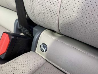 LAND ROVER DEFENDER 3.0 D250 Xs Edition 110 5Dr Auto [7 Seat]