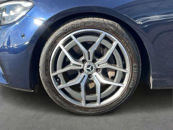 MERCEDES-BENZ E CLASS E220D 200 Amg Line Premium 4Dr 9G-Tronic
