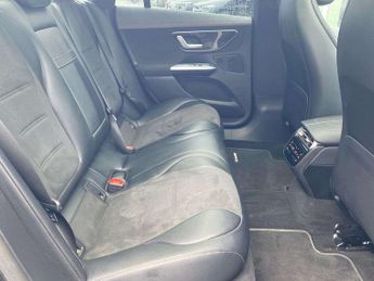 MERCEDES-BENZ EQE Eqe 300 180Kw Amg Line Premium 89Kwh 4Dr Auto