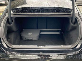 MERCEDES-BENZ EQE Eqe 300 180Kw Amg Line Premium 89Kwh 4Dr Auto