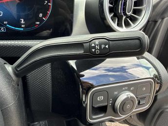 MERCEDES-BENZ CLA Cla 180 Amg Line Premium 4Dr Tip Auto