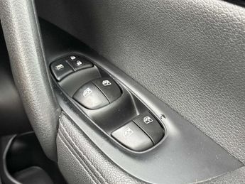 NISSAN QASHQAI 1.5 Dci 115 Acenta Premium 5Dr Dct