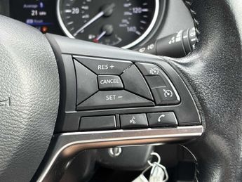 NISSAN QASHQAI 1.5 Dci 115 Acenta Premium 5Dr Dct