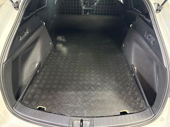 TOYOTA COROLLA 1.8 Vvt-I Hybrid 140 Commercial Auto