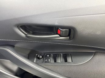 TOYOTA COROLLA 1.8 Vvt-I Hybrid 140 Commercial Auto