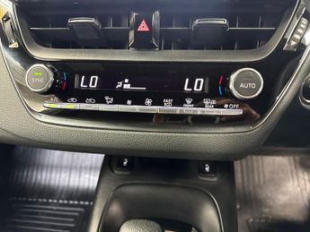 TOYOTA COROLLA 1.8 Vvt-I Hybrid 140 Commercial Auto