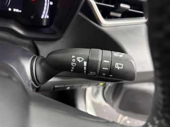 TOYOTA COROLLA 1.8 Vvt-I Hybrid 140 Commercial Auto